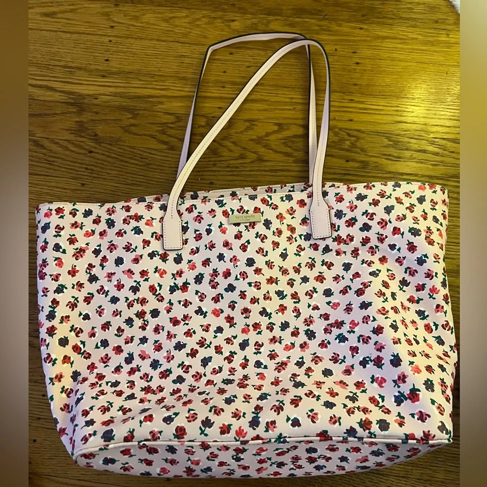 Kate Spade Spring Tote - Picture 1 of 4